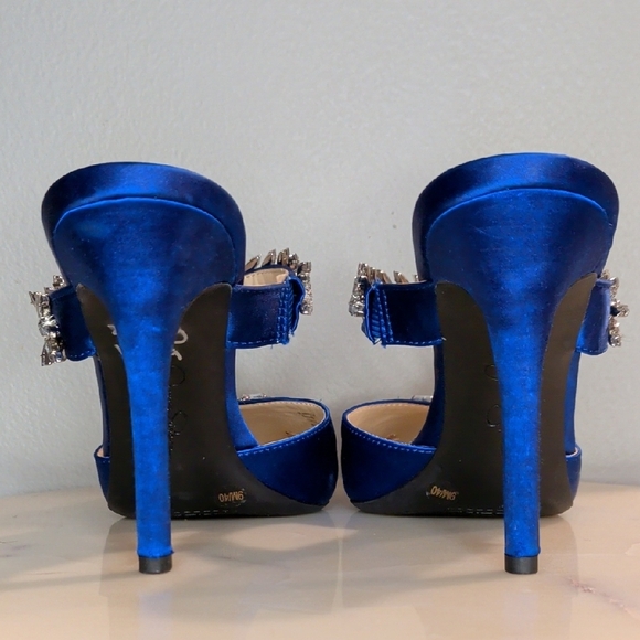 Elegant Blue Satin Heels - Gorgeous Rhinestone Feature! - Picture 6 of 7